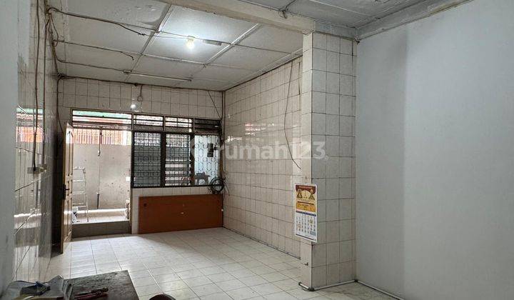 Tempat Usaha Jalan Raya Dekat Angke Pasar Pagi 1