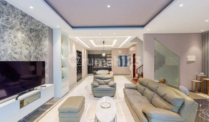 Rumah Mewah Akses Depan Tol | Pik Crown Mansion