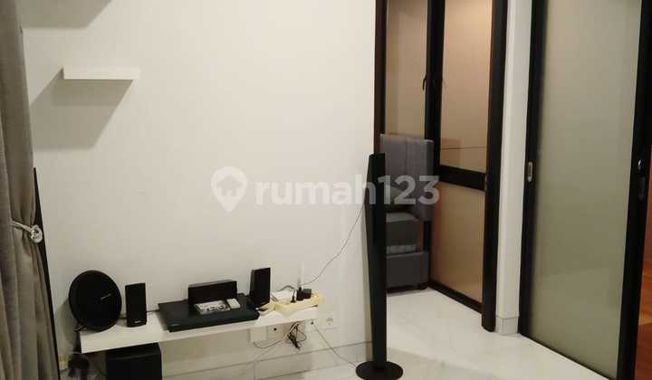 Rumah Minimalis 3 Lantai di Kota Wisata Cibubur 2