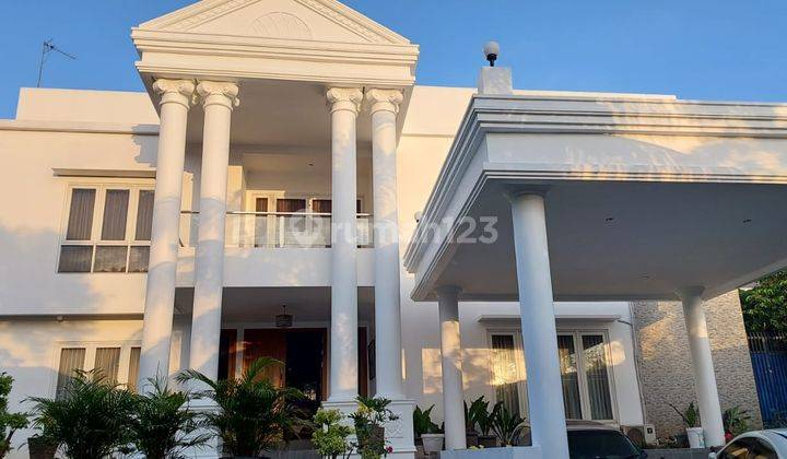 Rumah Mewah di Perumahan Asri Legenda Wisata Cibubur 2