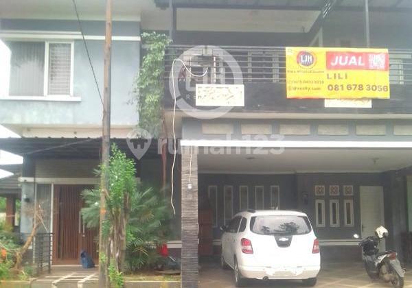Rumah 2 Lantai Cantik di Kota Wisata Cibubur