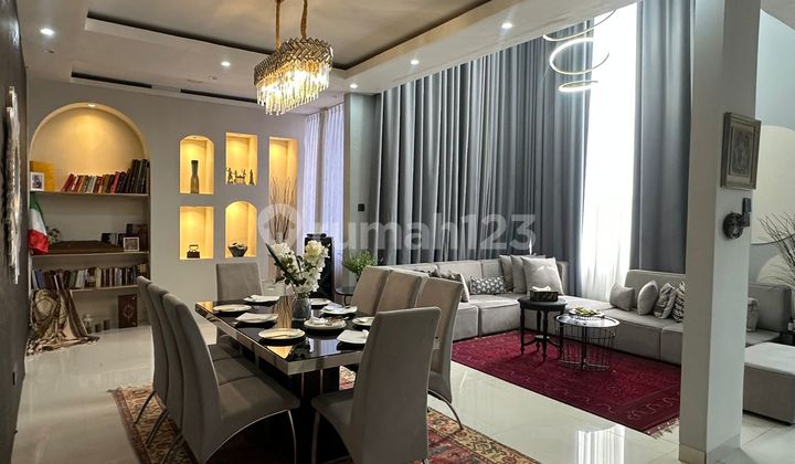 Minimalist House in Legenda Wisata Cibubur 2