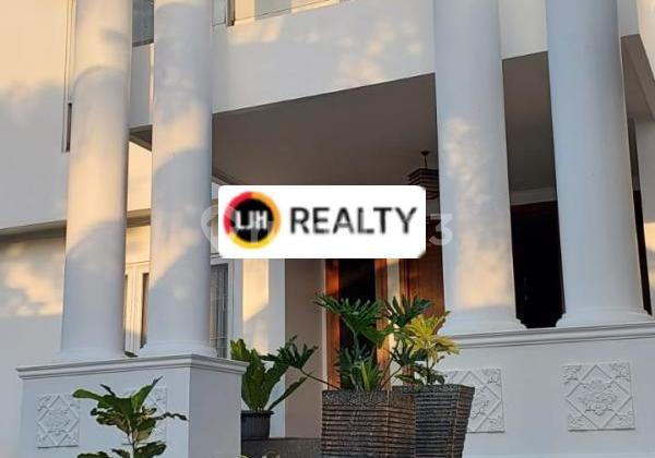 Rumah Klasik Cantik Harga Nego di Perumahan Asri Legenda Wisata Cibubur 2