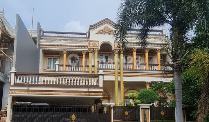 Rumah Boulevard Mewah di Kota Wisata Cibubur 1