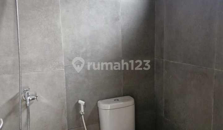 3-Storey Shop House Ready to Use, Strategic Location in Legenda Wisata Cibubur. 2