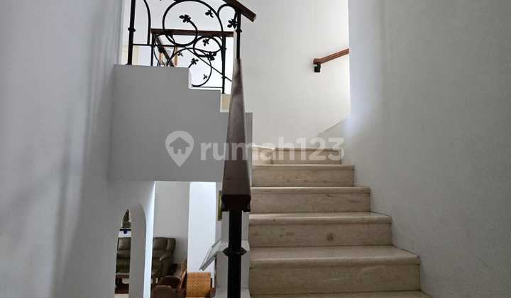 Classic Modern House in Legenda Wisata Cibubur 2