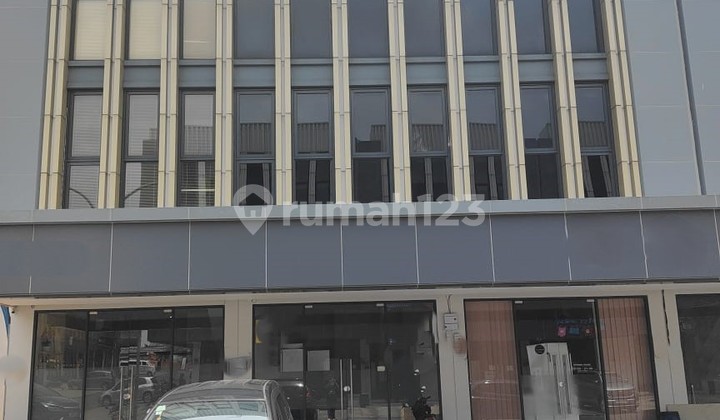 Ruko 3 Lantai Lokasi Strategis di Kawasan Komersial Kota Wisata Cibubur