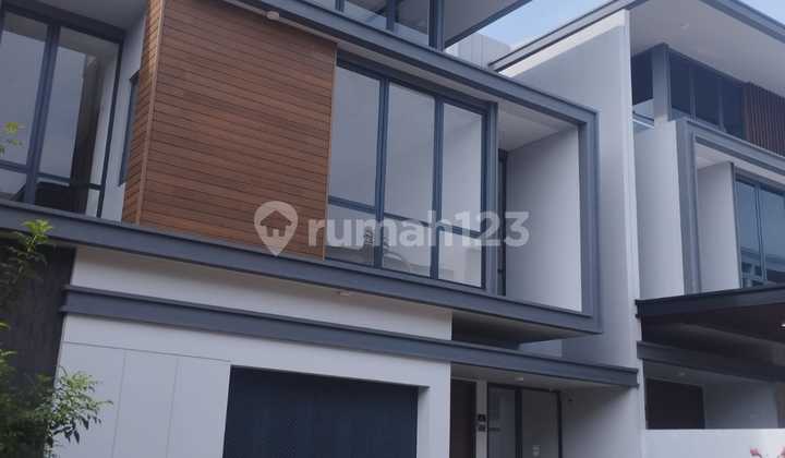 Rumah Minimalis 3 Lantai di Cluster Baru Kota Wisata Cibubur 1