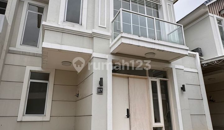 Beautiful House in Lavon Swancity Tangerang 1