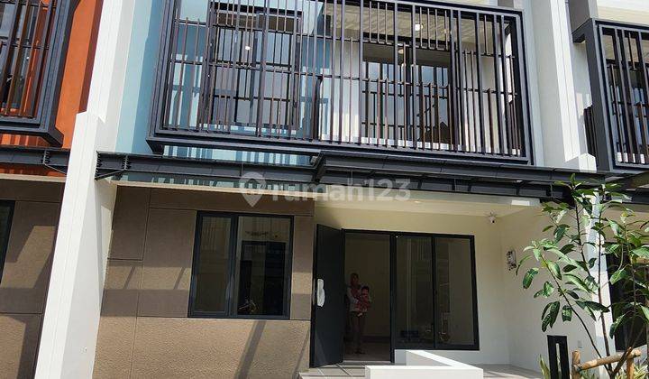 Rumah Cantik di Cluster Leonora gading serpong  2