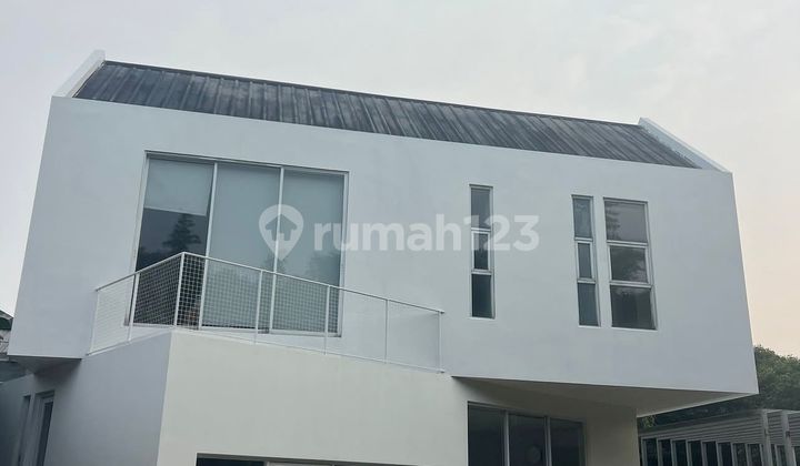 Rumah Cantik di Delatinos Bsd Tangerang Selatan. Lia
