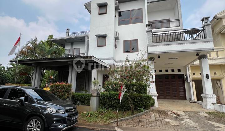 Beautiful House in Taman Giri Loka BSD Lia 1