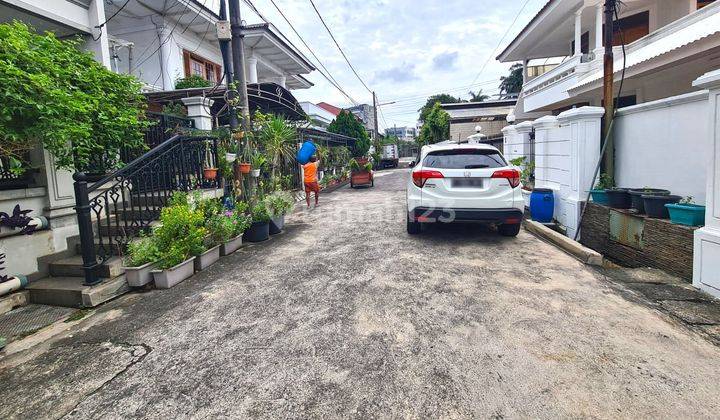 Rumah 2 Lantai di Taman Daan Mogot Tanjung Duren Utara, Strategis 2