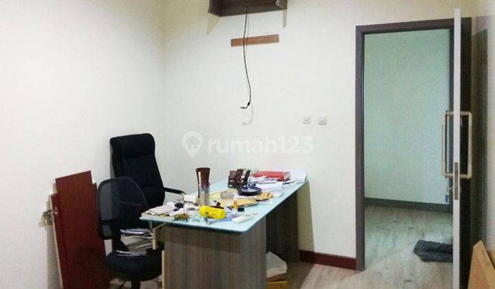 Jual Gudang di Kembangan, Jakarta Barat, 383m², 2 Lt, SHM 5
