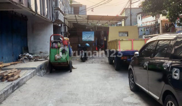 Dijual Ruko Kost Kedoya Utara, Jakarta Barat, 4x25m², 4 Lt, SHM 4