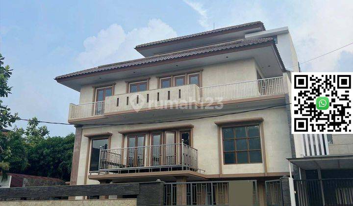 Turun Harga, Rumah 4 Lantai Bagus Semi Furnished SHM di Taman Villa Meruya, Kembangan 1