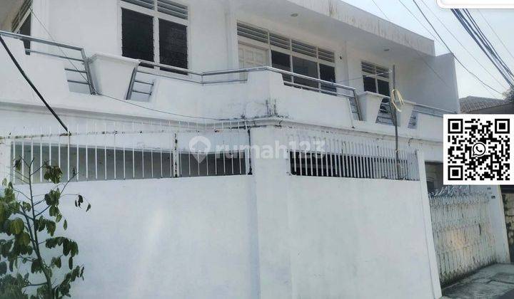 Rumah 2.5 Lantai Bagus Kondisi Furnished Lokasinya Strategis di Petojo Utara, Jakarta Pusat 2