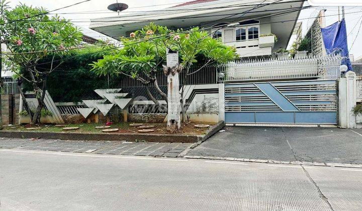 Rumah Mewah di Pluit Barat Raya, Penjaringan, Semi Furnished, 715m², 2 Lt, SHM 1