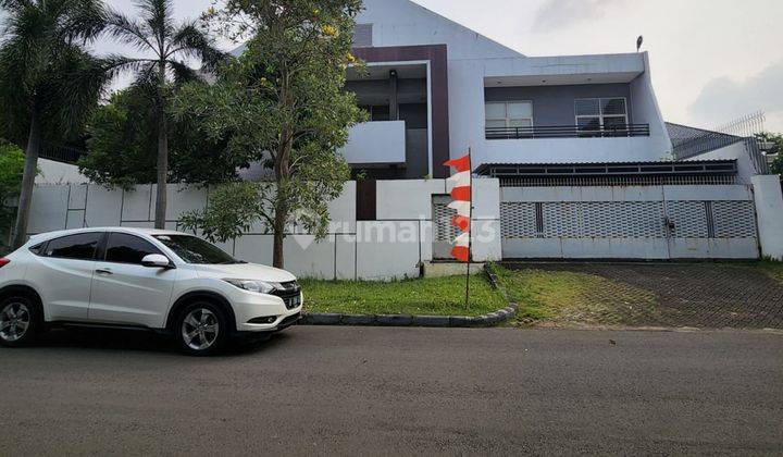 Rumah Megah Exclusive di Kembangan Puri Botanical, Ruangan Luas Plong, 3 Lantai, 1.000m² 2