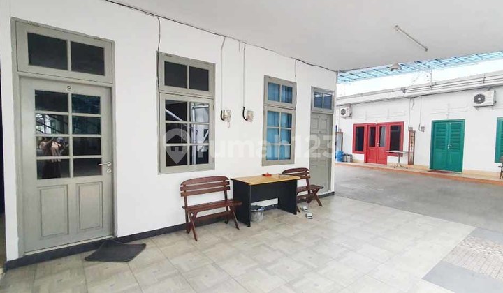 Jual Tanah Bonus Rumah di Pasar Baru Jakarta Pusat LT 1.262M² Bonus Kost Aktif 16 Pintu