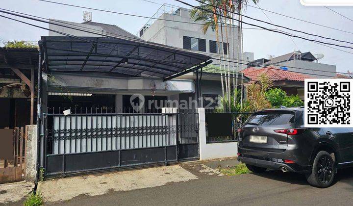 Rumah Bagus Semi Furnished di Taman Meruya Ilir, Kebon Jeruk, 200m² 1