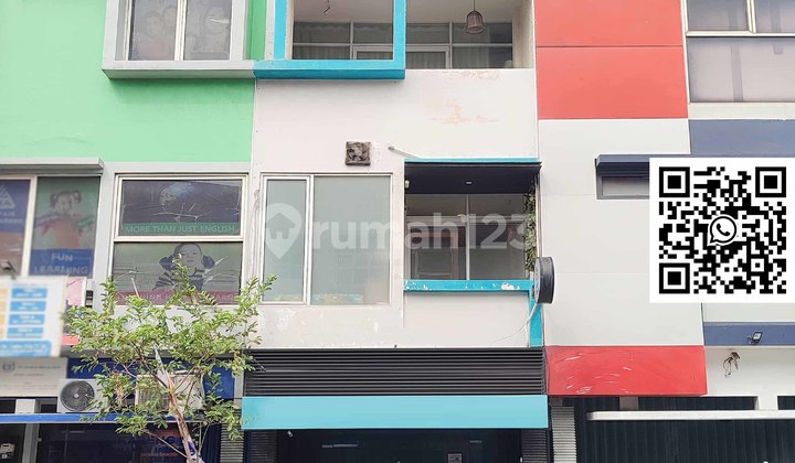 Hot Deal! Ruko Semanan, Cengkareng, Furnished - Lokasi Pinggir Jalan Raya!