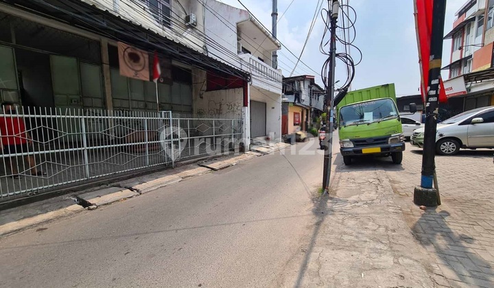 Gudang di Palmerah Barat Jakarta Barat, 608 M², Akses Truk Masuk, Cocok untuk Home Industry