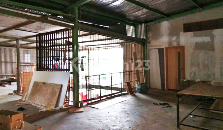 Warehouse in Kembangan, West Jakarta, 383m², 2 floors, Freehold Title