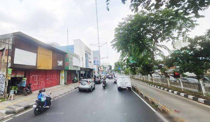 Bosan cari ruko yang nggak strategis? Yuk, sini lihat Ruko Kebon Jeruk, 207 m² dekat Tol - Bisa disewakan juga 2