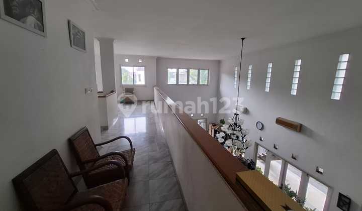 Rumah di Lingkungan Eksklusif Dekat Taman Kota BSD