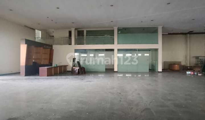 Gedung Ex Show Room Harga Dibawah Njop 