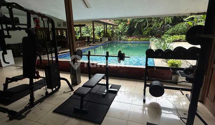 Compound House At Cipete 2