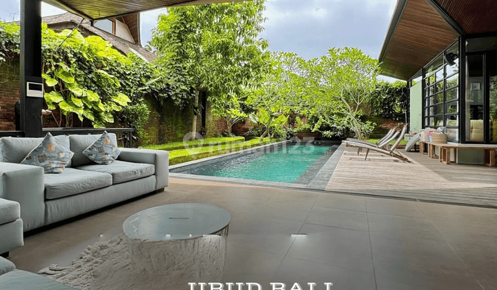 Dijual villa brand new Modern tropical leasehold  1