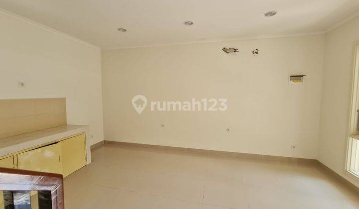 Rumah 2 Lantai Bagus Semi Furnished SHM di Cluster Tesla Utara Summarecon Serpong, Tangerang 1