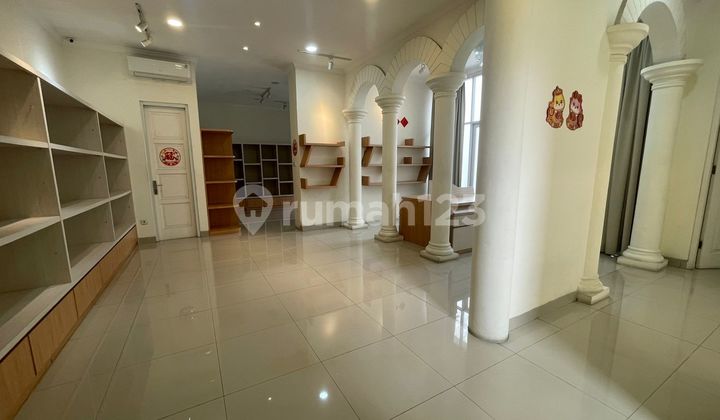Rumah Kontrakan Bagus Semi Furnished di Alicante Gading Serpong 2