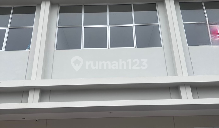 Ruko di Paramount Petals Jl. Raya Curug, Cukang Galih, Kec. Curug, Kabupaten Tangerang, Banten 15810, Tangerang 178 m Baru