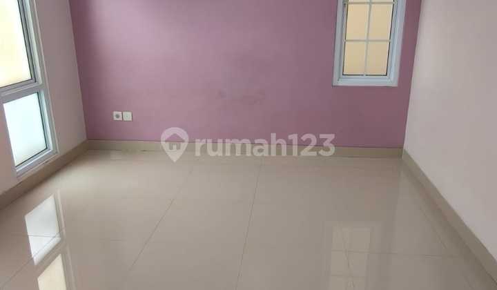 Dekat Akses Tol, Rumah, 3 Lantai, SHM, Dekat Akses Bus Kota, Bebas Banjir 2