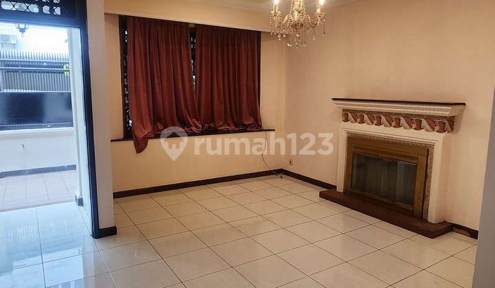 Disewakan.rumah 200.mtr.rapi.plus.ac Siap.huni 2