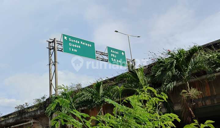 For Rent: Nice Strategic Shop House Immediately at Jembatan Tiga Toll, Jakarta For Rent: Nice Strategic Shop House Immediately at Jembatan Tiga Toll, Jakarta