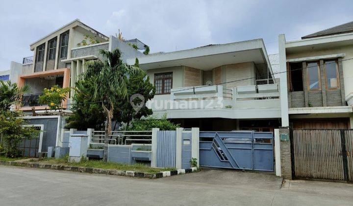 Rumah Bagus 2 lantai Green garden hadap timur 300m 1