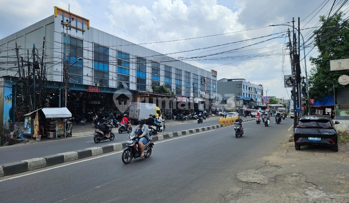 Strategic Commercial Building for Sale on Jalan Ciledug Raya Haji Mencong, Tangerang