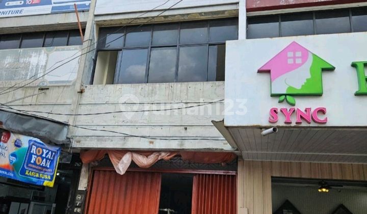 Strategic Commercial Building for Sale on Jalan Ciledug Raya Haji Mencong, Tangerang