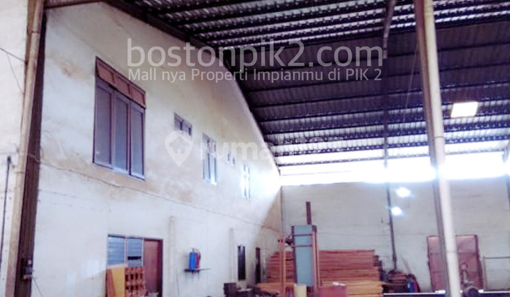 For Sale: 10,000 sqm (1 hectare) Warehouse, Former Wood Factory in Pasar Kemis, Cikupa, Tangerang, Electricity 105 KVA – Warehouse for Sale 10,000 sqm in Pasar Kemis Cikupa, Building Size 3,000 sqm.