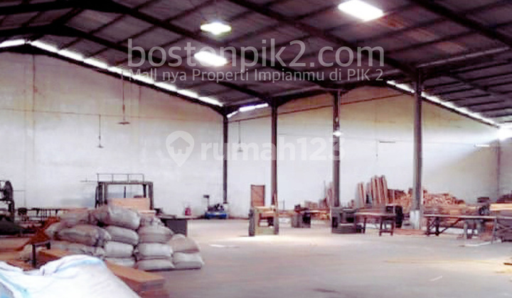 For Sale: 10,000 sqm (1 hectare) Warehouse, Former Wood Factory in Pasar Kemis, Cikupa, Tangerang, Electricity 105 KVA – Warehouse for Sale 10,000 sqm in Pasar Kemis Cikupa, Building Size 3,000 sqm.
