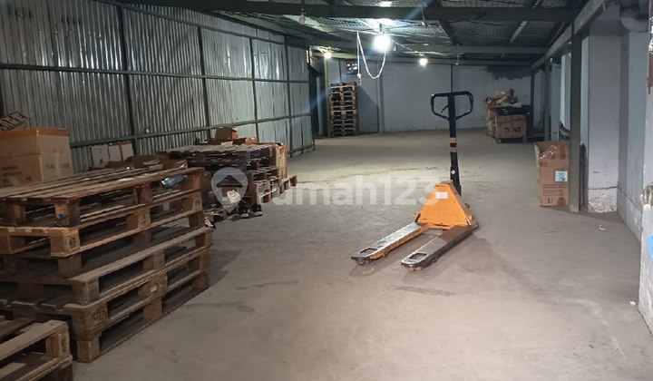 Cheap Warehouse in Sunter 1943 M² with Goods Lift Cheap Warehouse in Sunter 1943 M² with Goods Lift