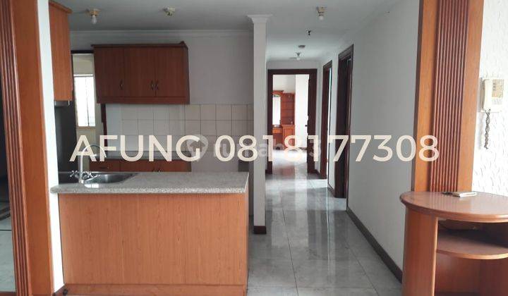 Dijual dan disewakan Apartemen Simprug Indah 3 Kamar Tidur Semi Furnished.  1