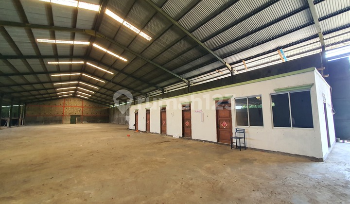 Gudang Strategis Pinggir Jalan Raya Dekat Bandara Soeta