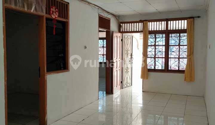 2-Story House for Rent in a 24-Hour Security Complex.