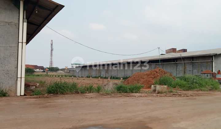 For quick rent: Warehouse located near PT Gajah Tunggal with 40 ft access, flood-free, 24-hour security.