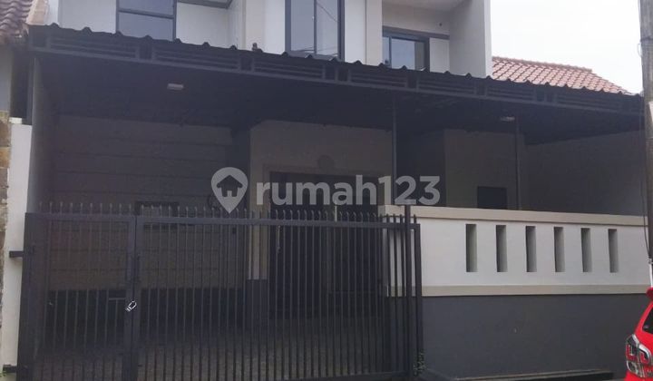 For Quick Sale: Ready-to-Live-In and Renovated House at Villa Melati Mas, Serpong. For Quick Sale: Ready-to-Live-In and Renovated House at Villa Melati Mas, Serpong.